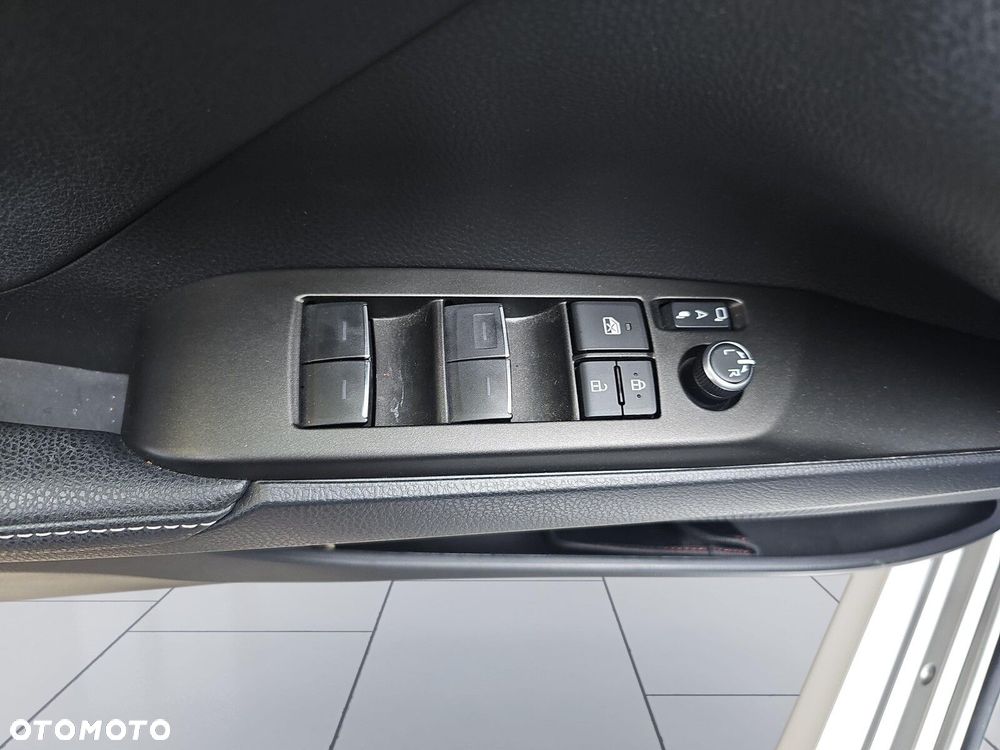 Toyota Camry 2.5 Hybrid Prestige CVT - 13