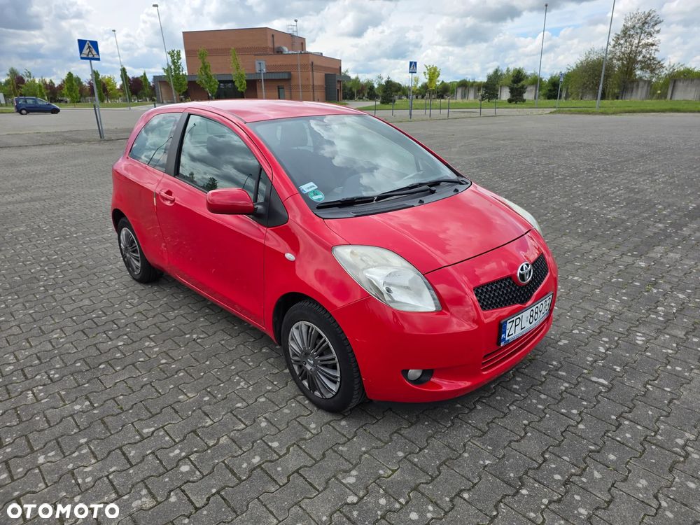 Toyota Yaris 1.0 VVT-i Sol - 2