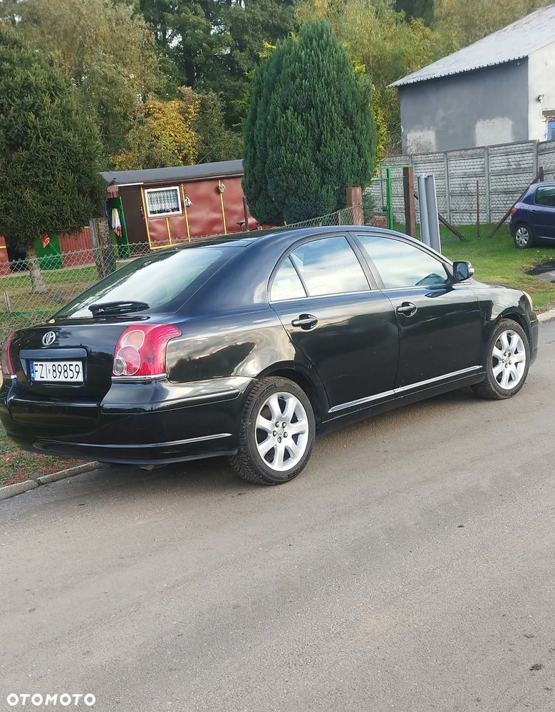 Toyota Avensis - 4