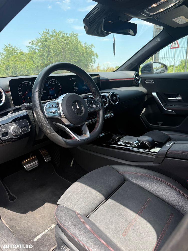 Mercedes-Benz A 180 Sedan 7G-DCT - 3