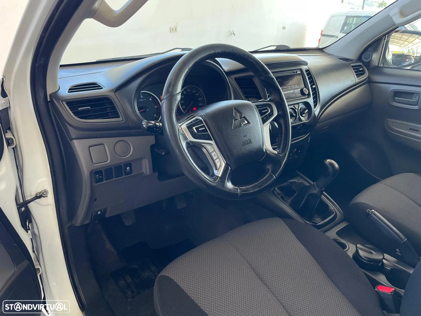 Mitsubishi L200 2.4 DI-D CD Invite 2WD - 10