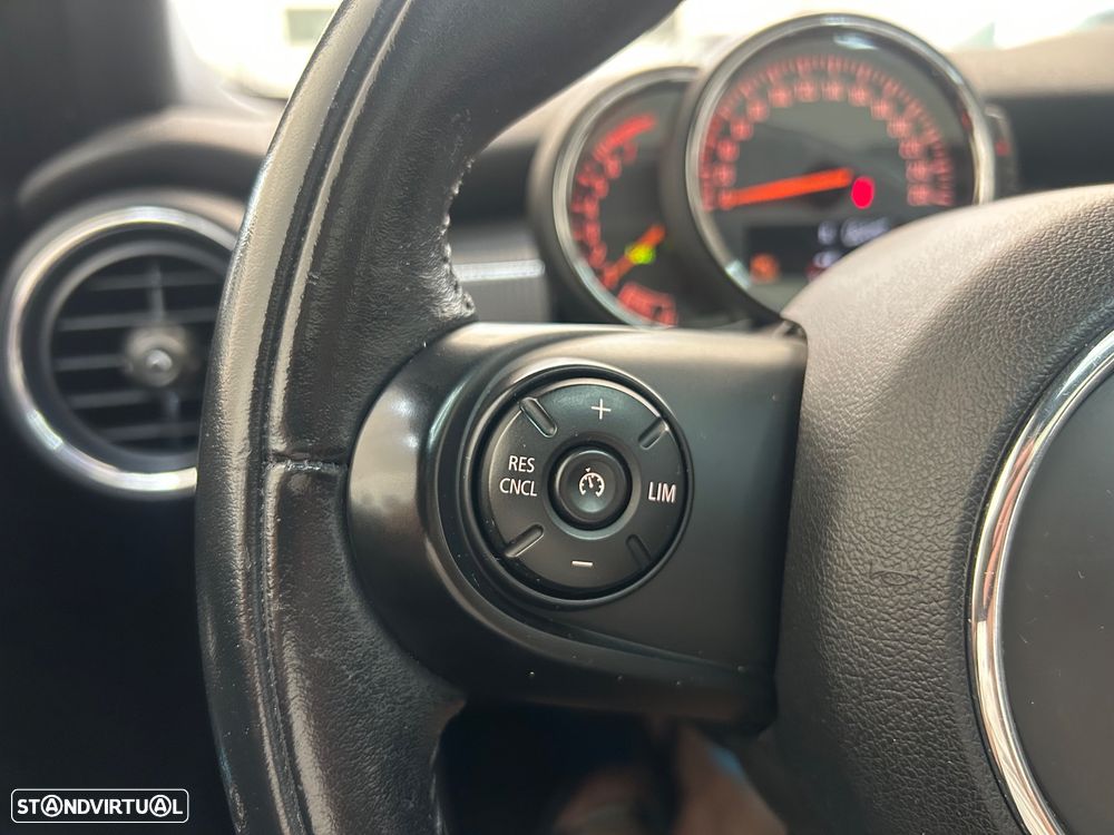 MINI 5 Portas Cooper Aut. - 27
