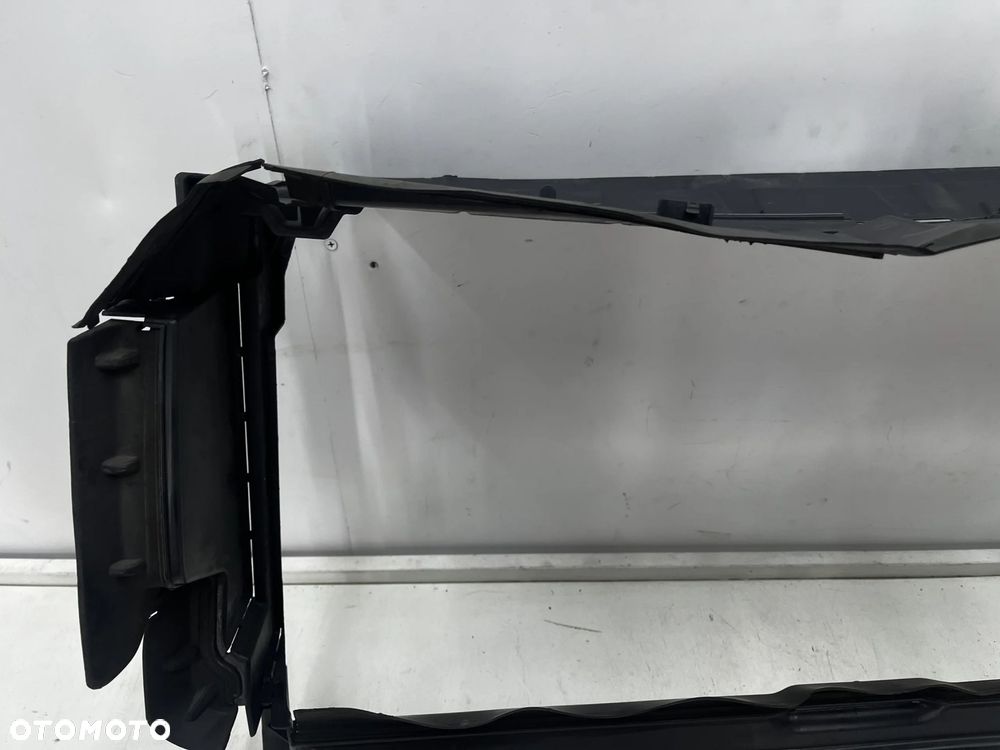 Osłona chłodnicy Renault Trafic III Talento NV300 Primastar II Vivaro B 14r.- ramka kierownica powie - 2