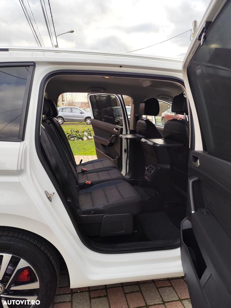 Volkswagen Touran - 10
