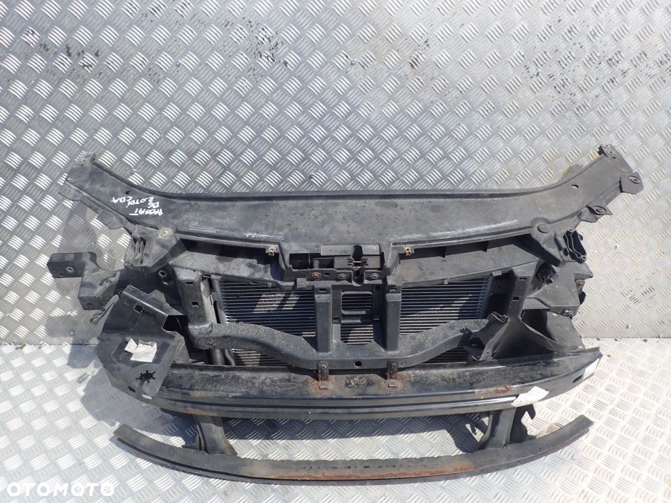 PAS PRZEDNI CHŁODNICE VW PASSAT B6 2,0 TDI RADOM