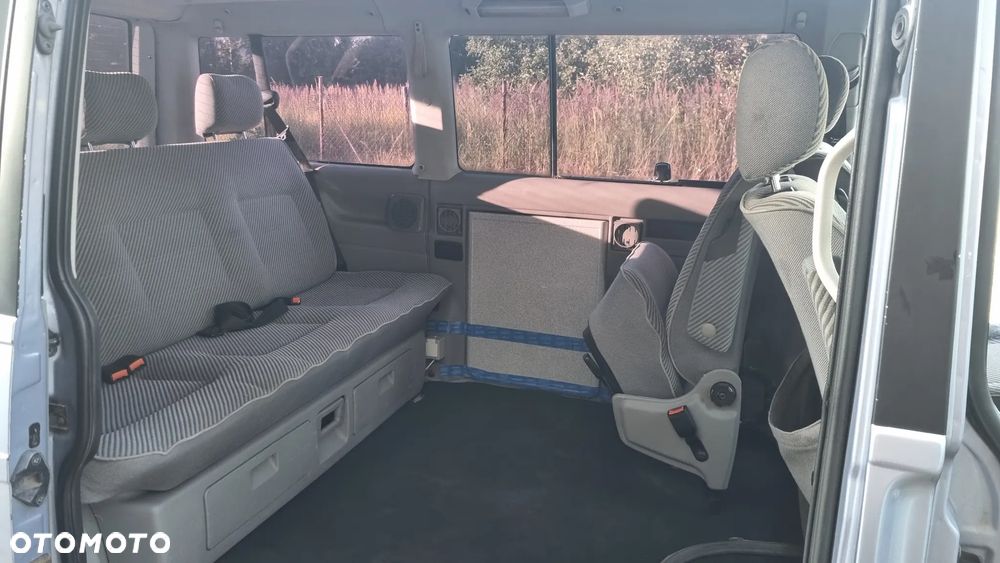 Volkswagen Multivan Standard - 11