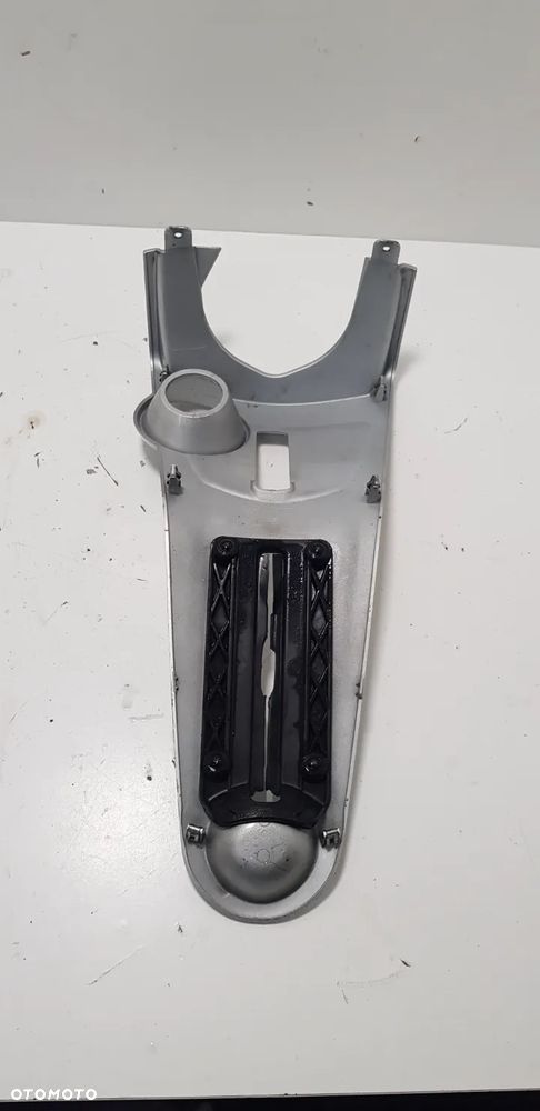 Piaggio MP3 Yourban 125 Tunel Osłona Obudowa Stacyjki - 4