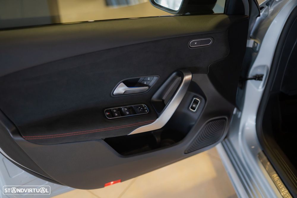 Mercedes-Benz A 250 e 8G-DCT AMG Line - 20
