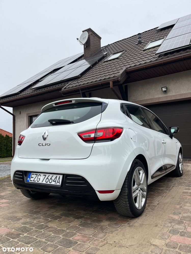 Renault Clio 1.2 16V 75 LIMITED - 3