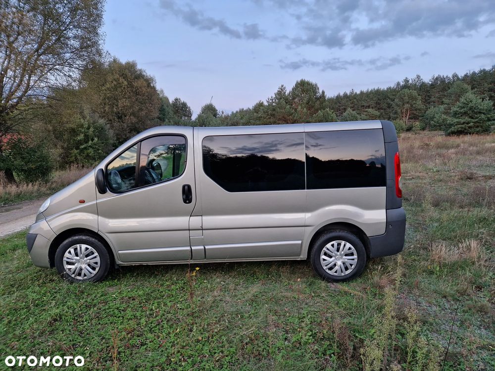 Opel Vivaro - 12