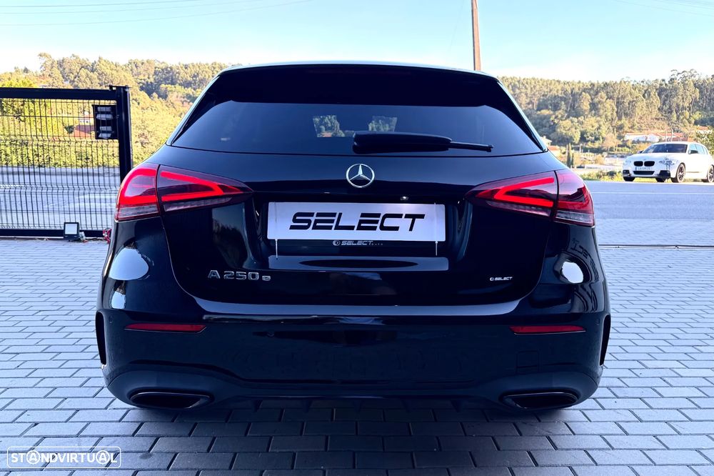 Mercedes-Benz A 250 e AMG Line - 4
