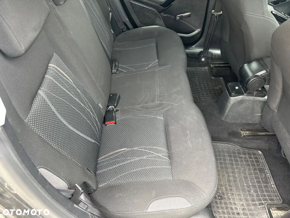 Peugeot 208 - 19