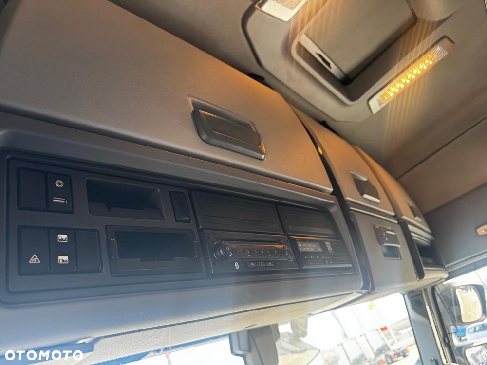 Renault T480 High Cab - 12