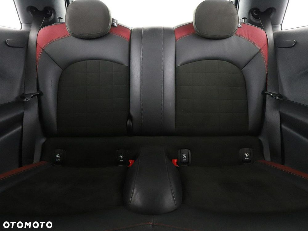 MINI John Cooper Works - 18