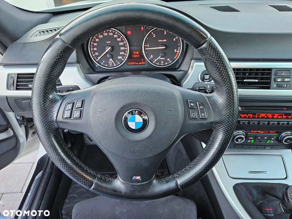 BMW Seria 3 318d M Sport EU6 - 14