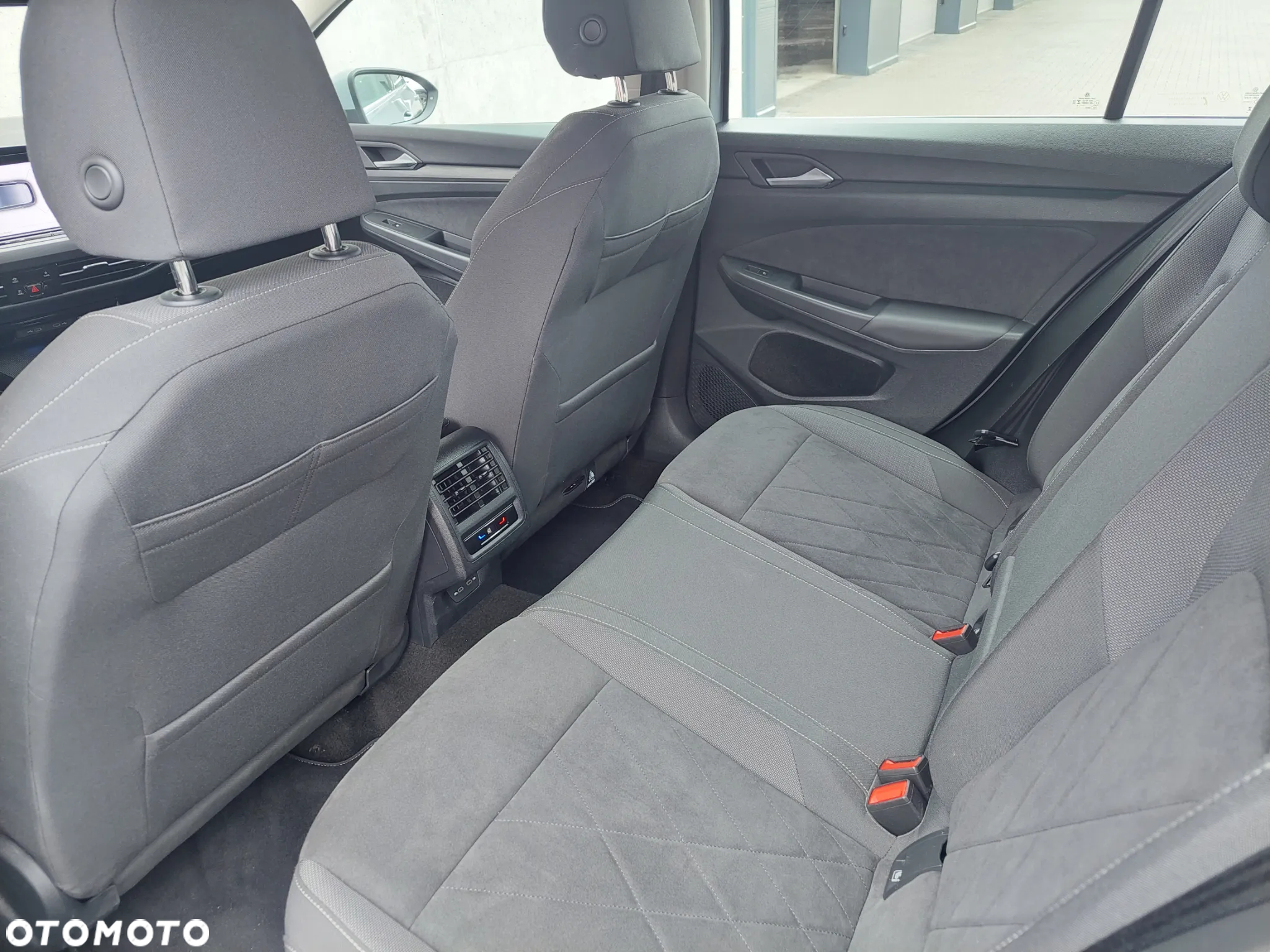 Volkswagen Golf VIII 1.5 TSI Style - 29