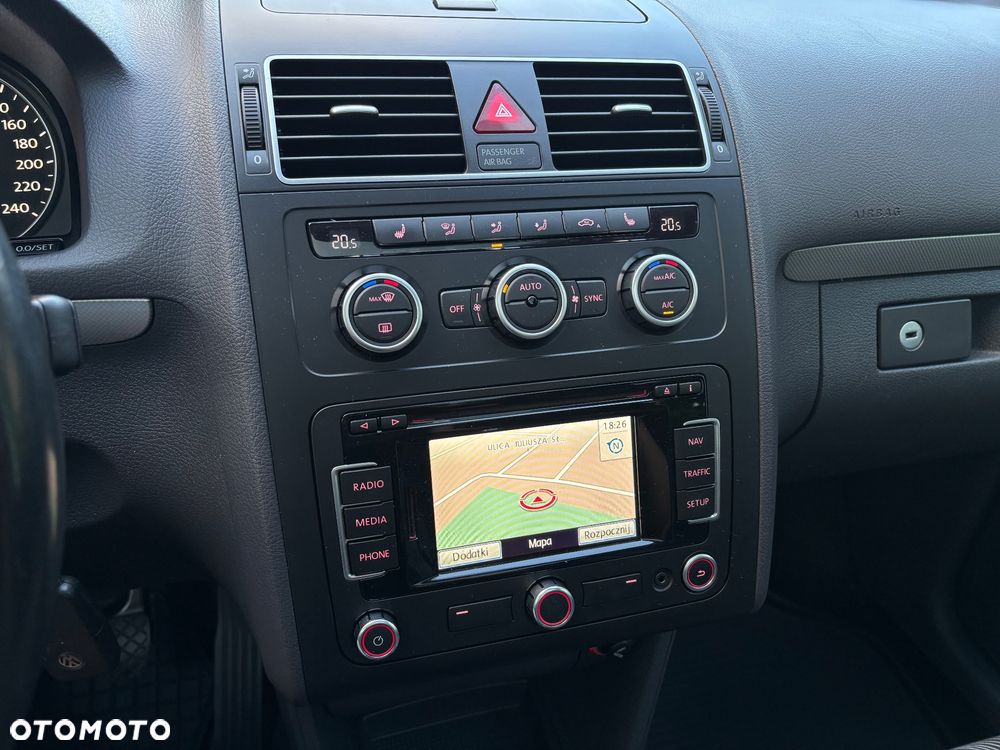 Volkswagen Touran - 15