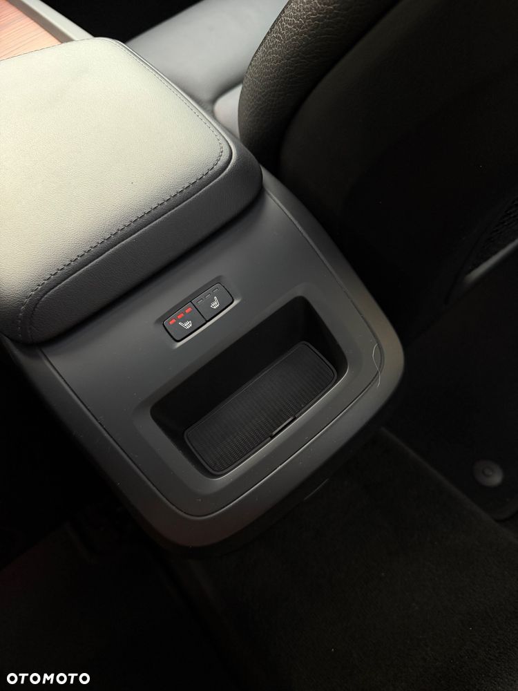Volvo S60 B5 B AWD Plus Dark - 17