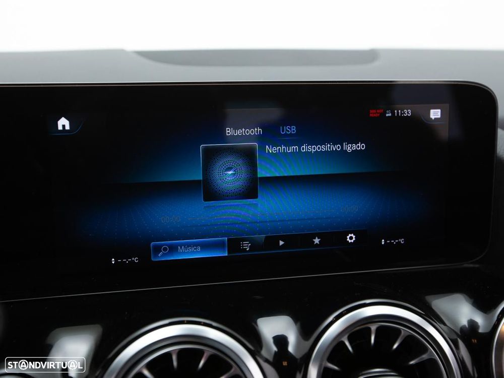 Mercedes-Benz EQA 300 4Matic Progressive - 32