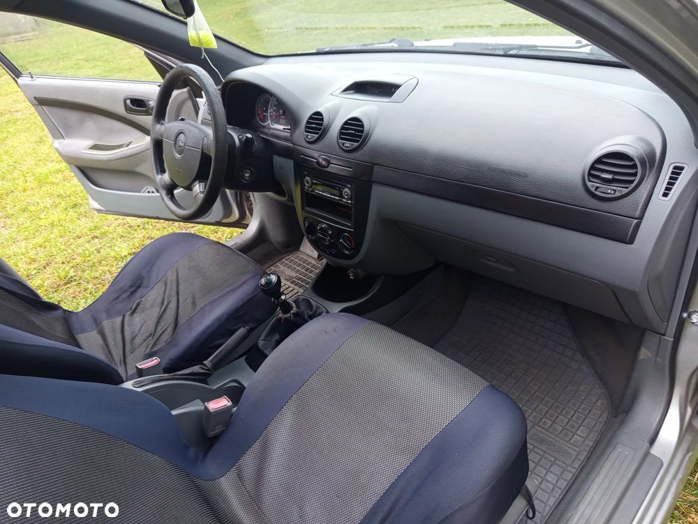 Chevrolet Lacetti - 11