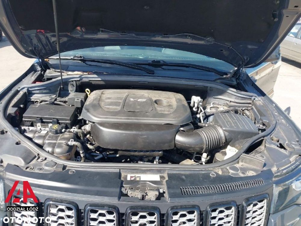 Jeep Grand Cherokee - 12