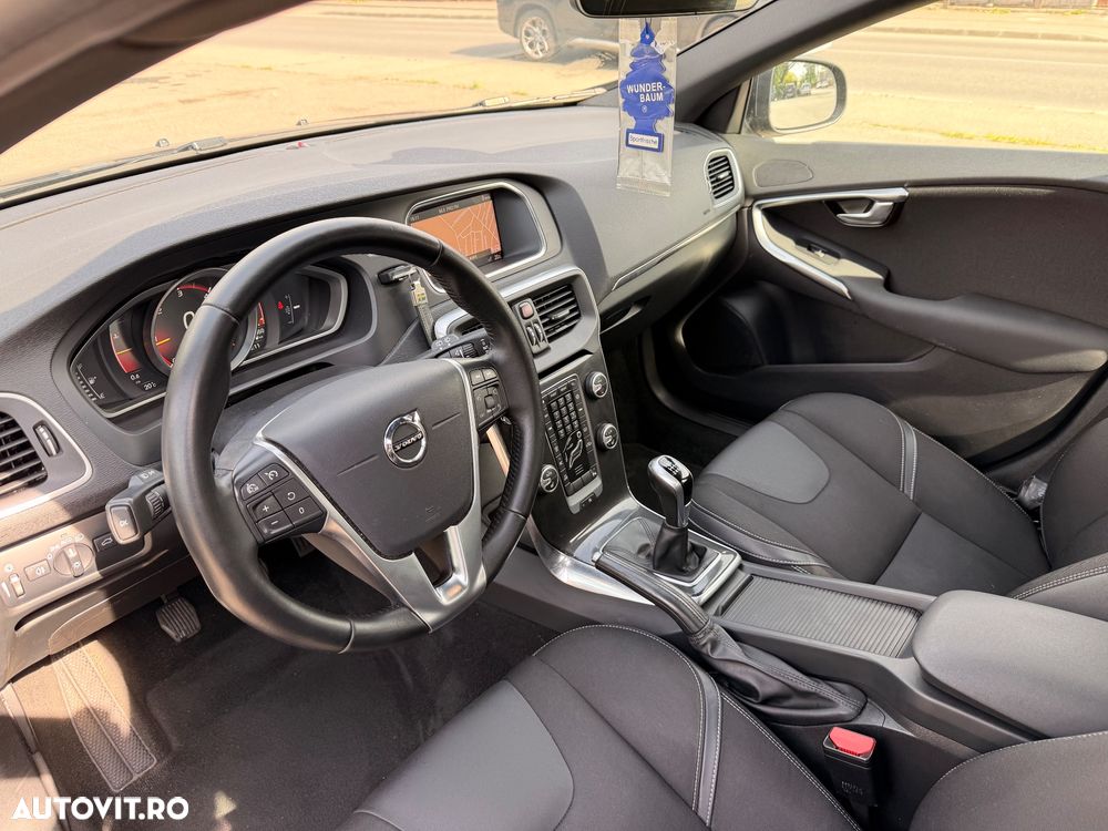 Volvo V40 D2 Linje Svart - 17