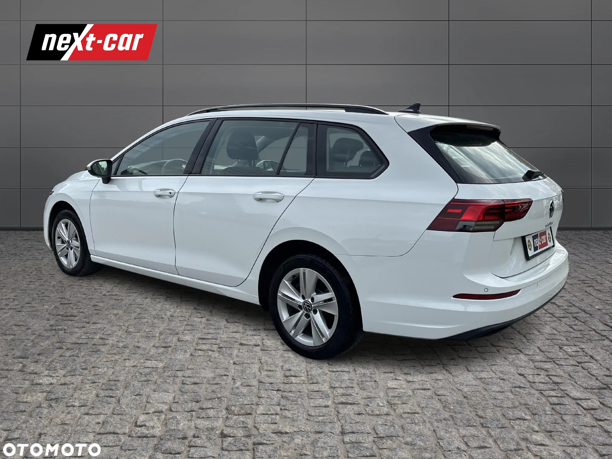 Volkswagen Golf VIII 2.0 TDI Life - 3