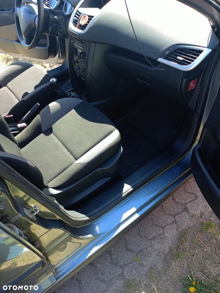 Peugeot 207 - 7
