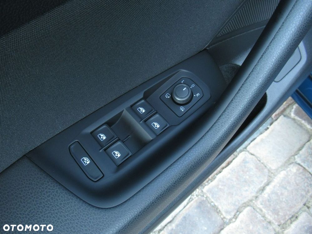 Volkswagen Passat - 36