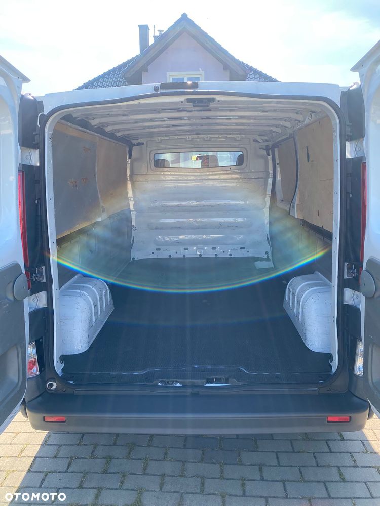 Opel Vivaro - 10