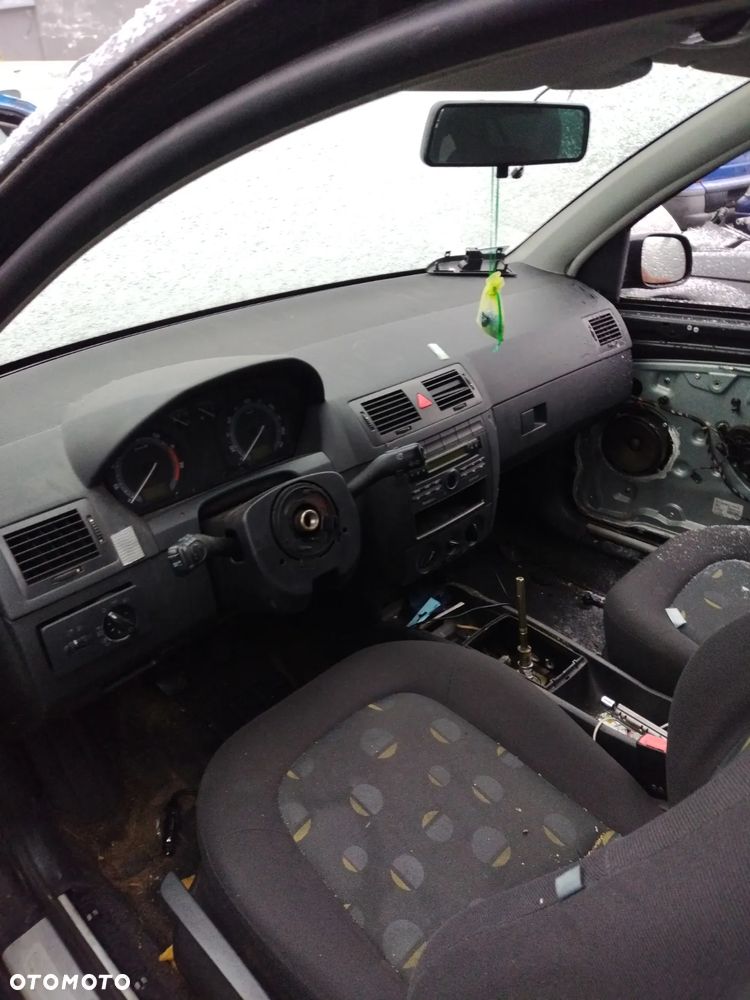 Skoda Fabia I na części - 11