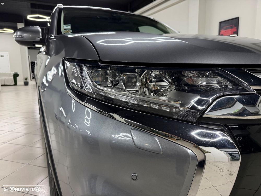 Mitsubishi Outlander 2.2 DI-D Intense+ - 2