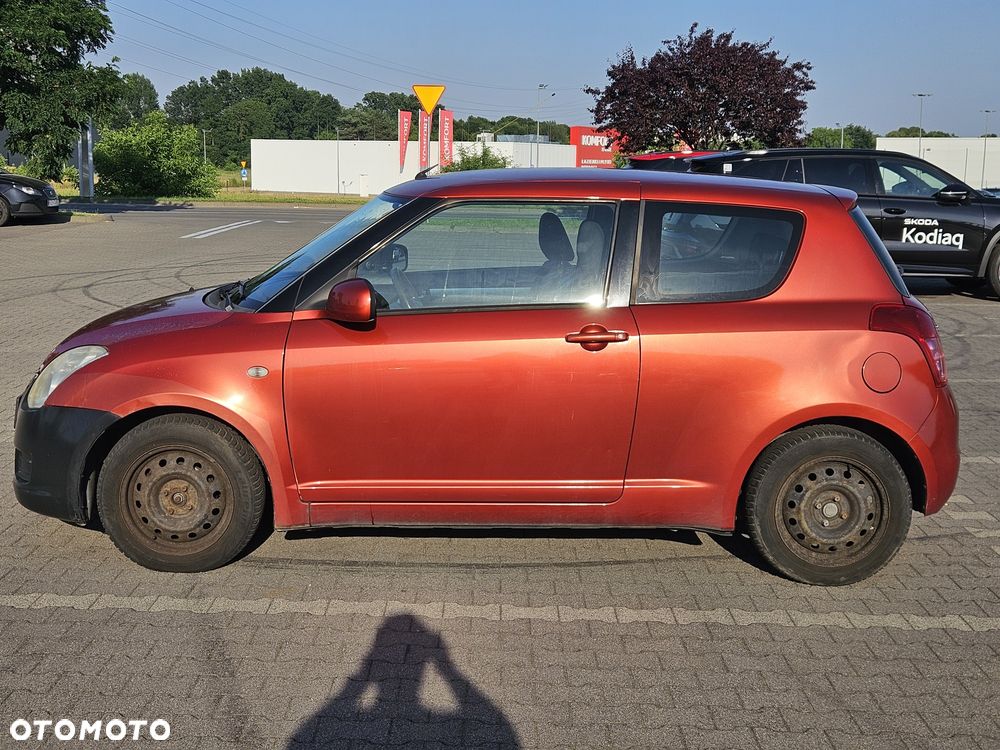 Suzuki Swift - 4
