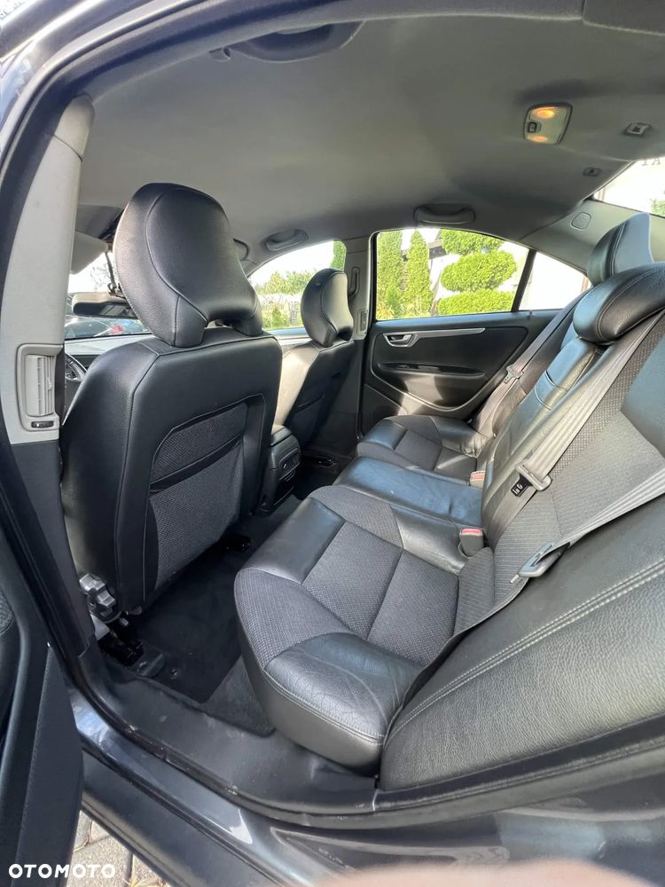 Volvo S60 2.4 D5 - 8