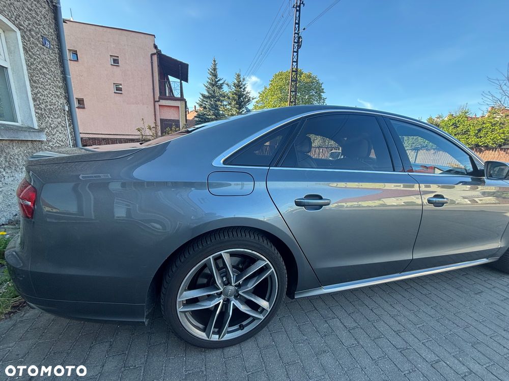 Audi S8 - 6