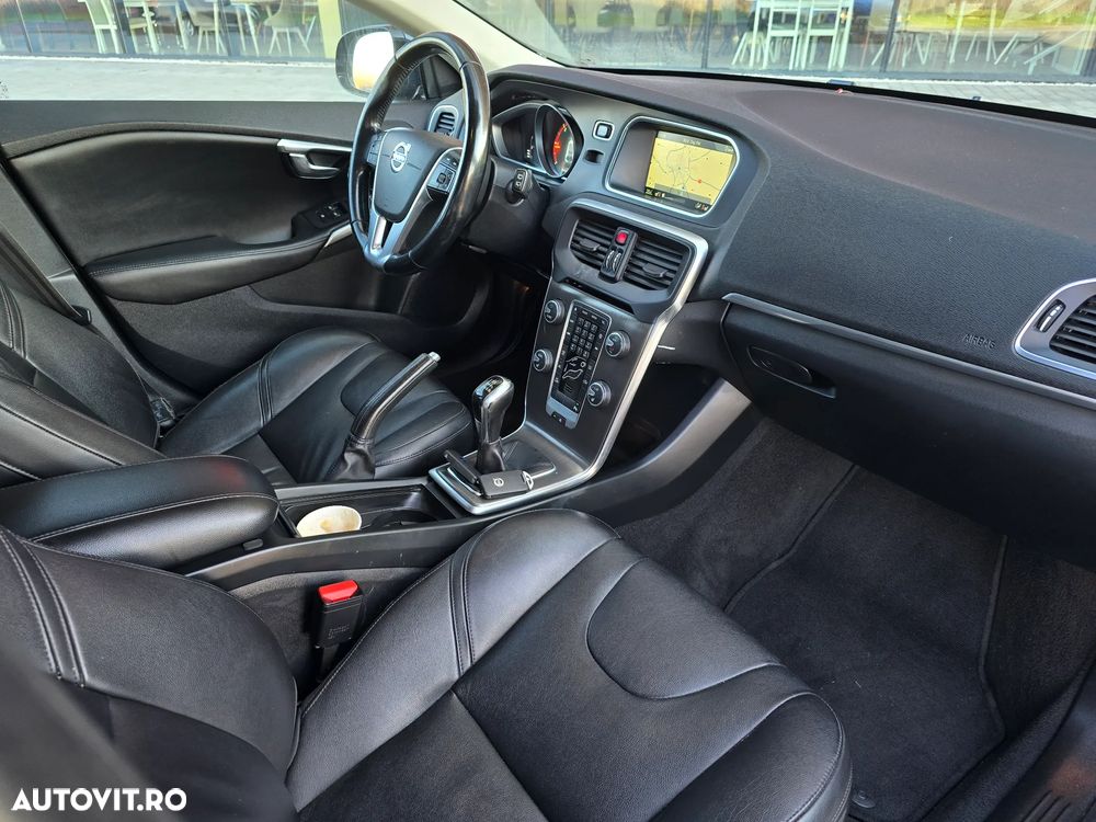 Volvo V40 D4 Summum - 22