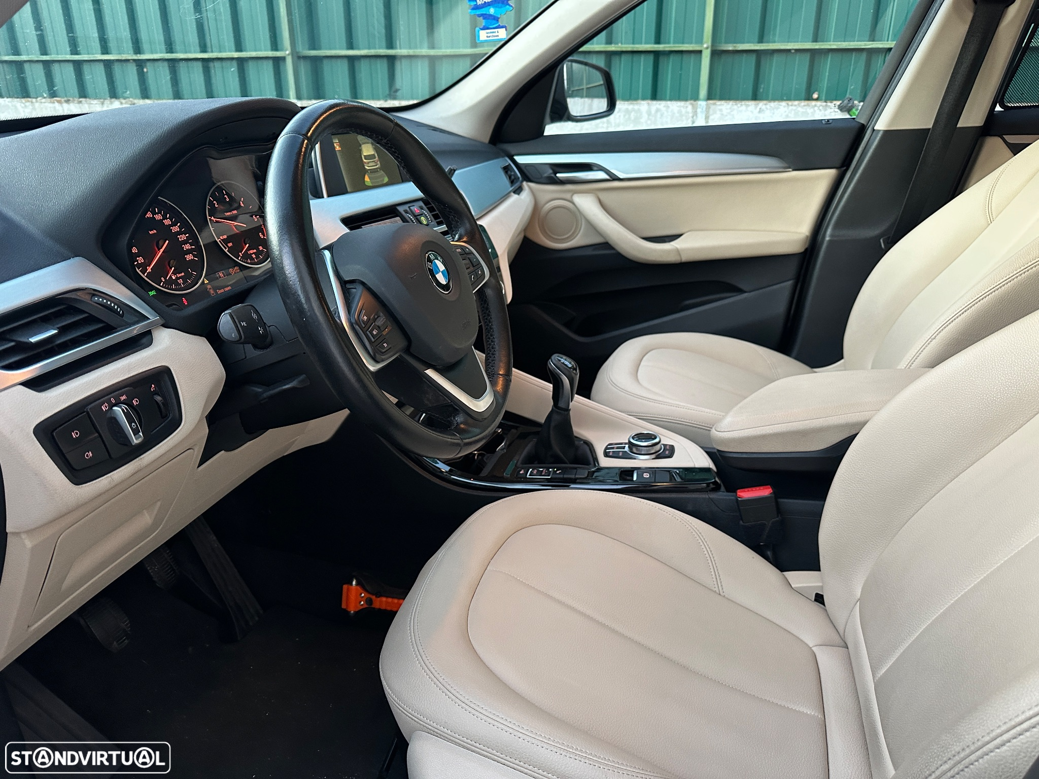 BMW X1 16 d sDrive Pack M - 8