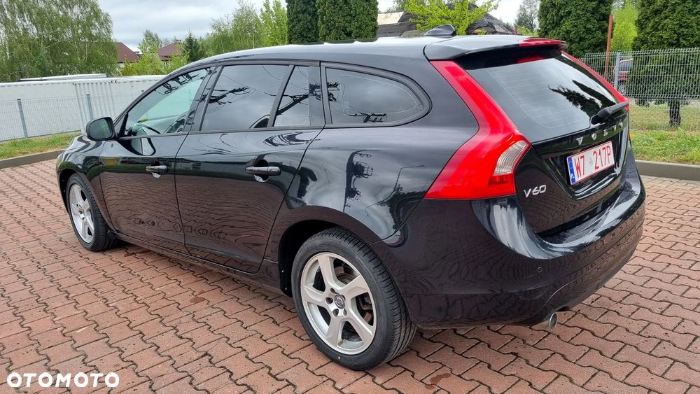 Volvo V60 D4 Geartronic Momentum - 8