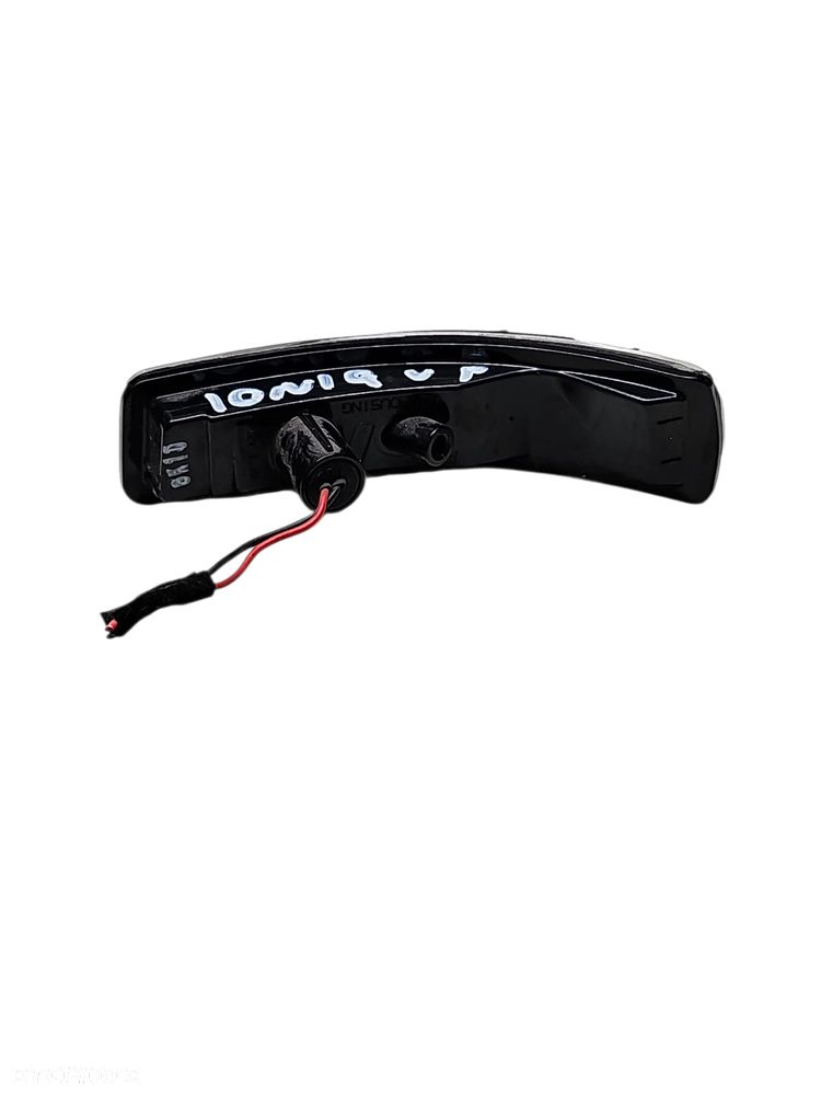 LAMPA KIERUNKOWSKAZ LED LUSTERKA PRAWY HYUNDAI IONIQ - 2