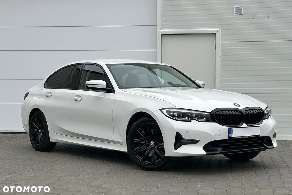 BMW Seria 3 330i Sport - 9