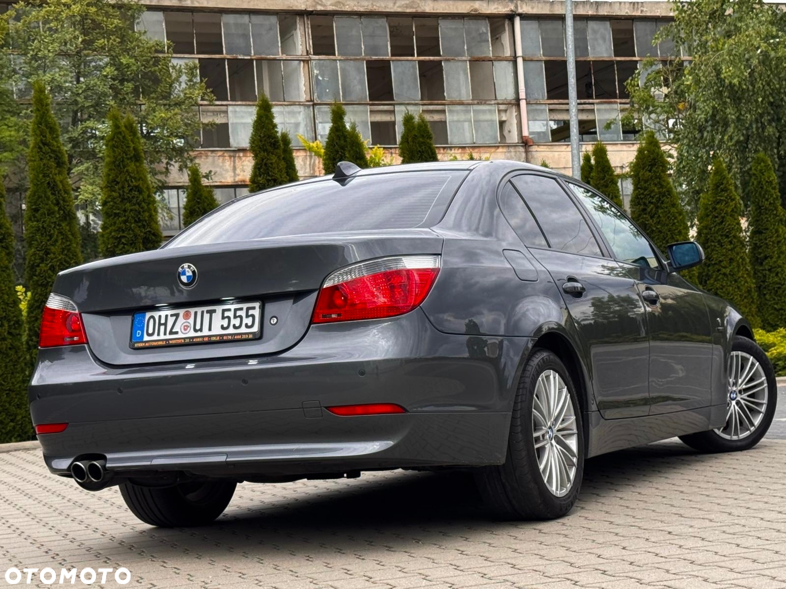 BMW Seria 5 545i - 22