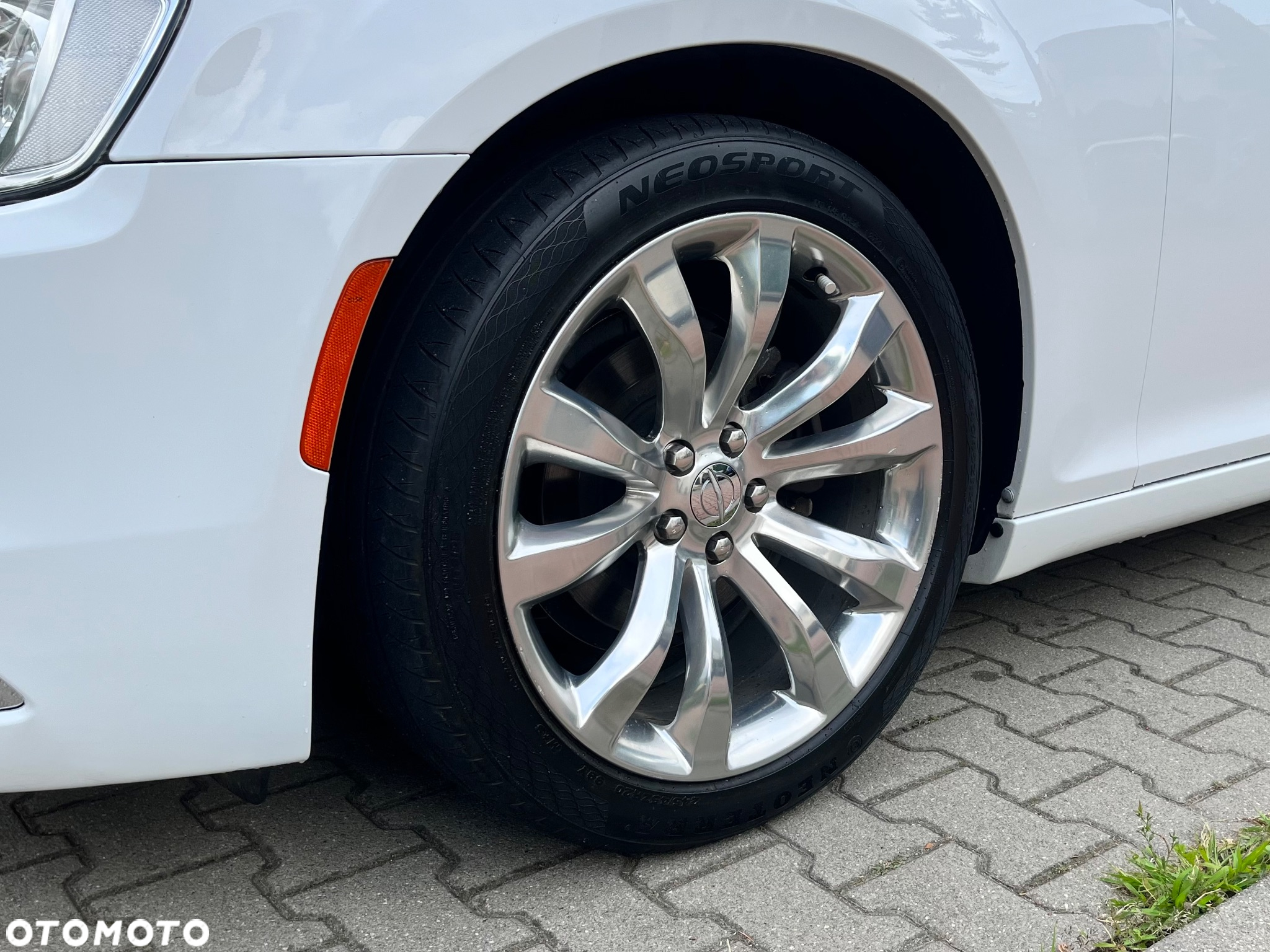 Chrysler 300C - 5