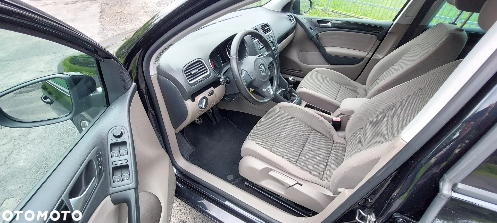 Volkswagen Golf - 6