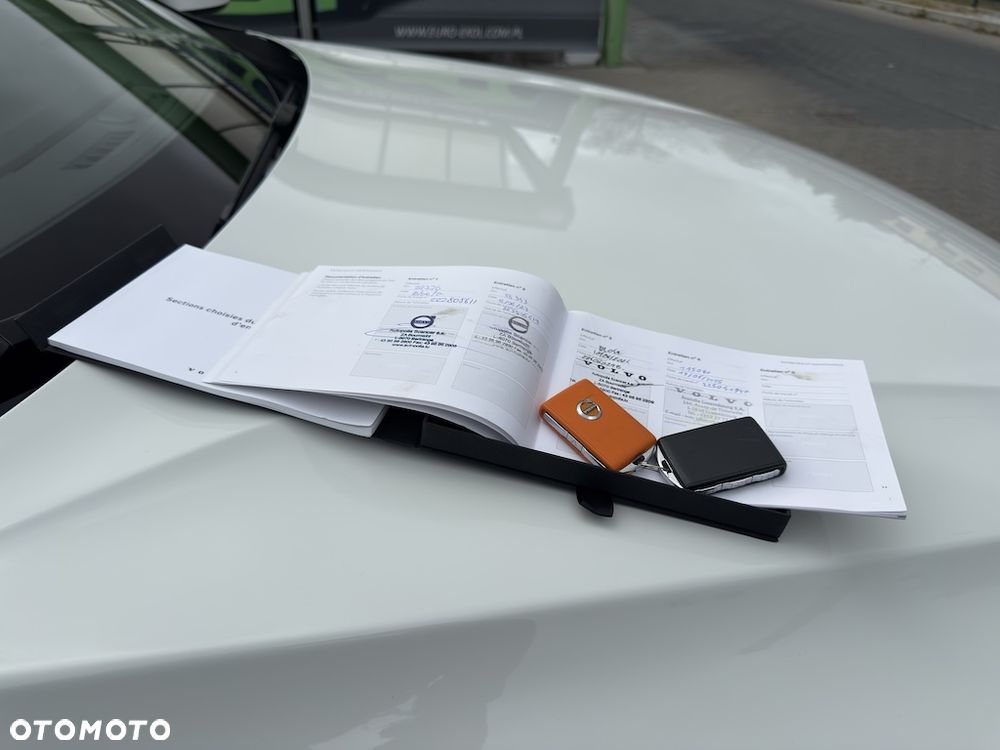 Volvo XC 60 B4 D AWD Geartronic Momentum Pro - 36