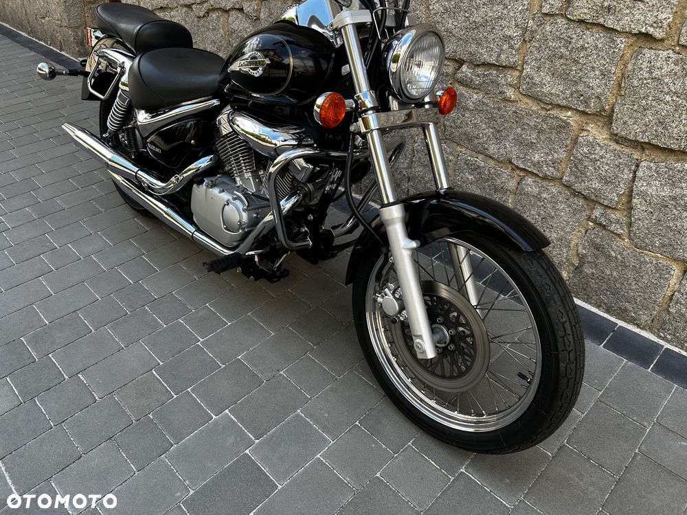 Suzuki Intruder - 7
