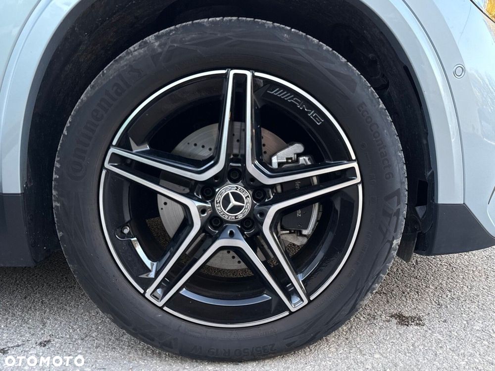 Mercedes-Benz GLA - 19