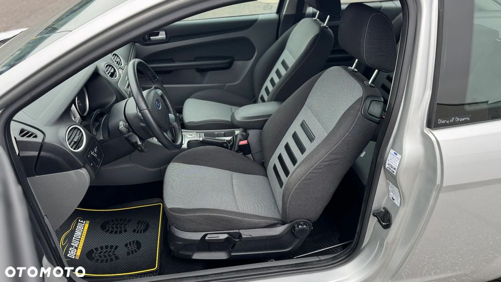 Ford Focus 1.6 16V Style+ - 28