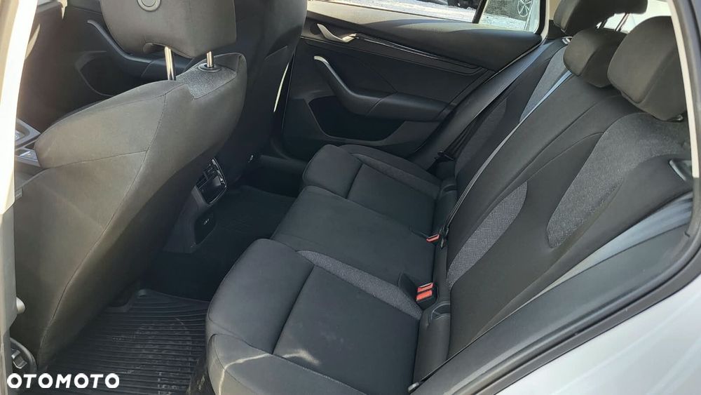Skoda Octavia 1.5 TSI mHEV Essence DSG - 13