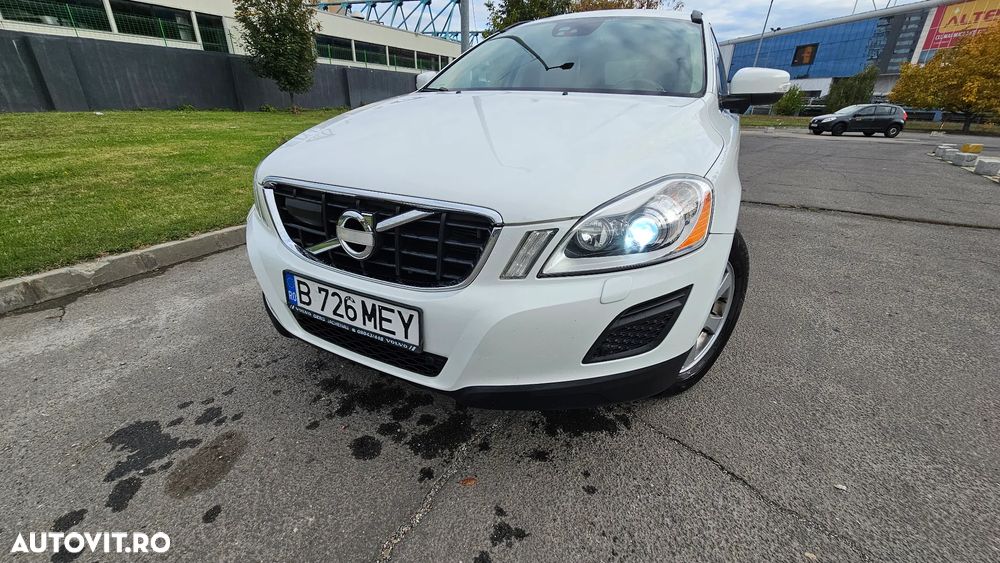 Volvo XC 60 D5 AWD Geartronic Momentum - 20