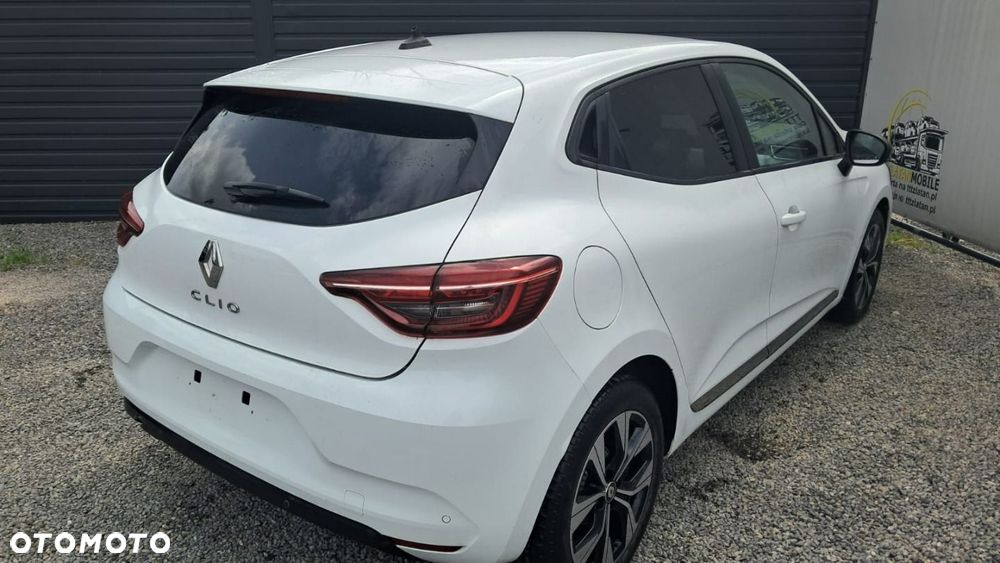 Renault Clio - 11